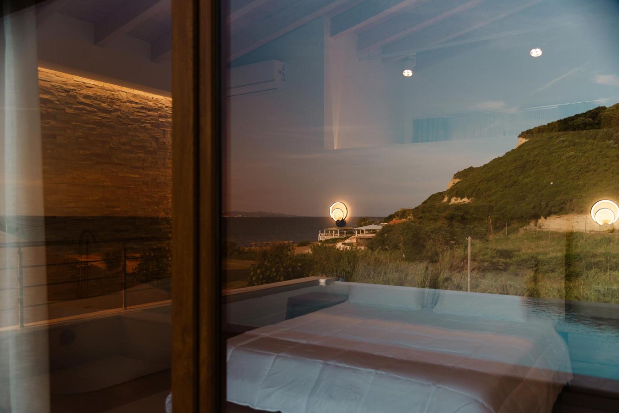 Vasillis-heated Swimming Pool With Infinity View *