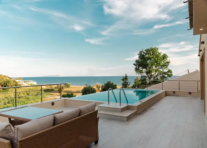 Villa Vasillis-Heated Swimming Pool With Infinity View